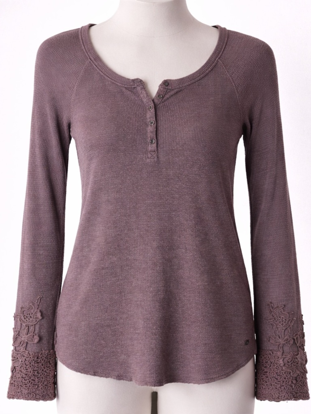 Y2K American Eagle Women's Top Medium Waffle Henley Mulberry Elana Gilbert